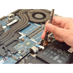 Замена батареи Alienware 17 R4